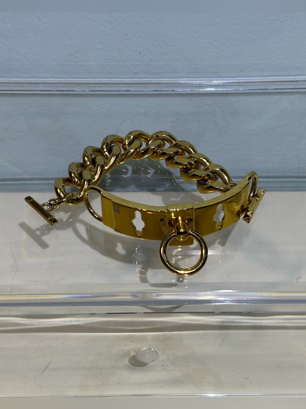 Gold Tone Chunky Chain Bracelet ID Style with O-Ring Accent